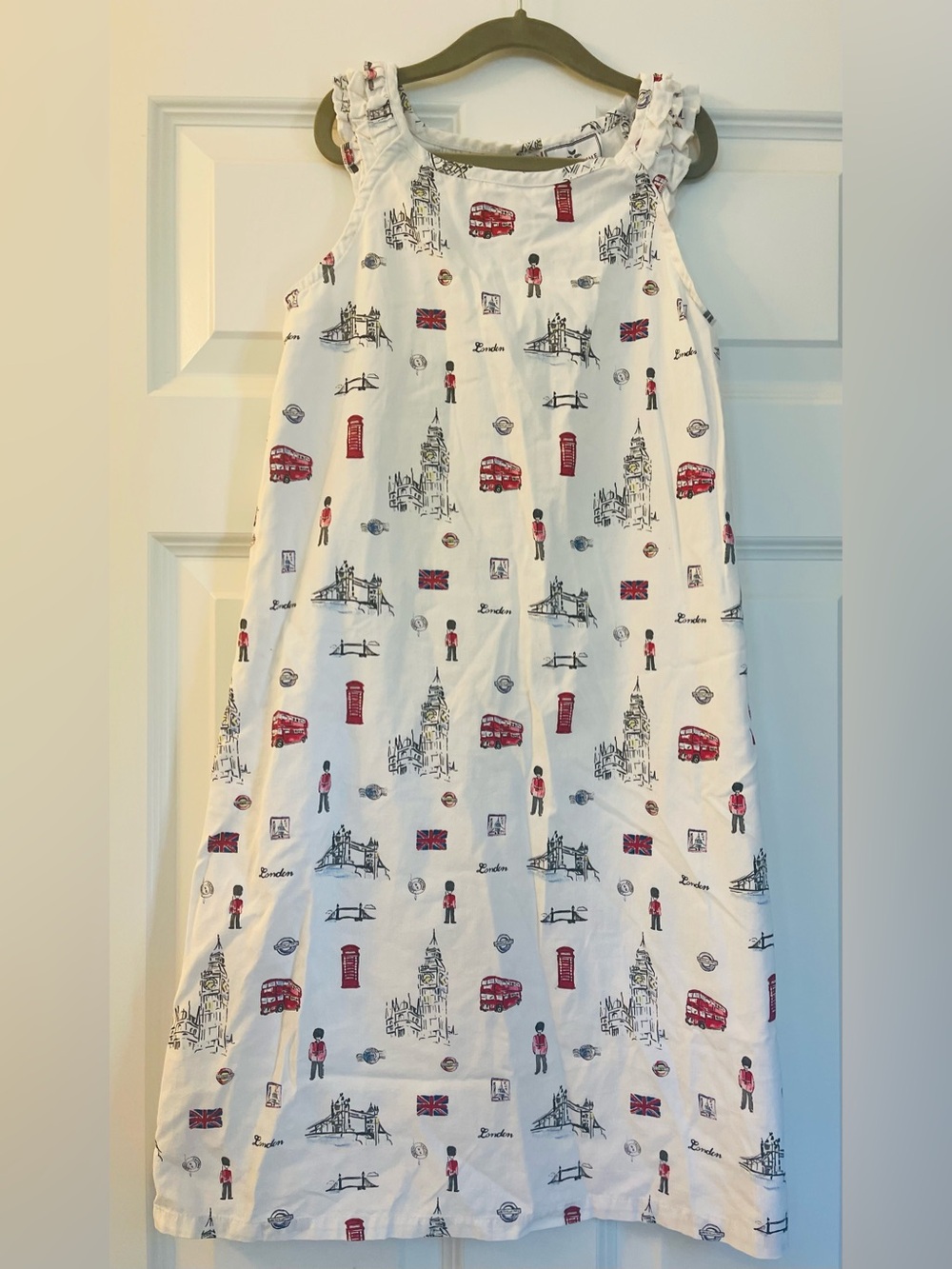Petite Plume London-theme summer nightgown - 10